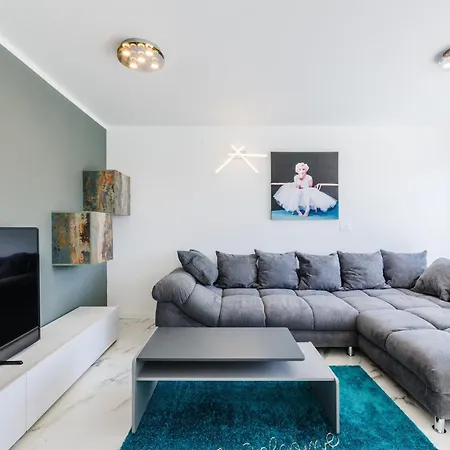 Skibola Holiday home Crikvenica