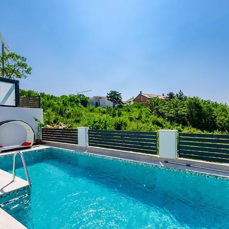 Skibola Holiday home *